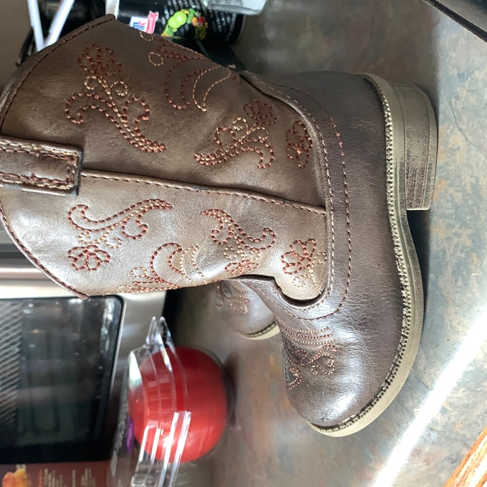 Little boy boots barely worn
